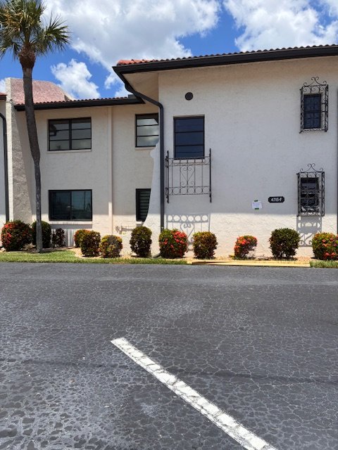 Gorgeous updated unit right on the water! 2/2 Cape Coral property image