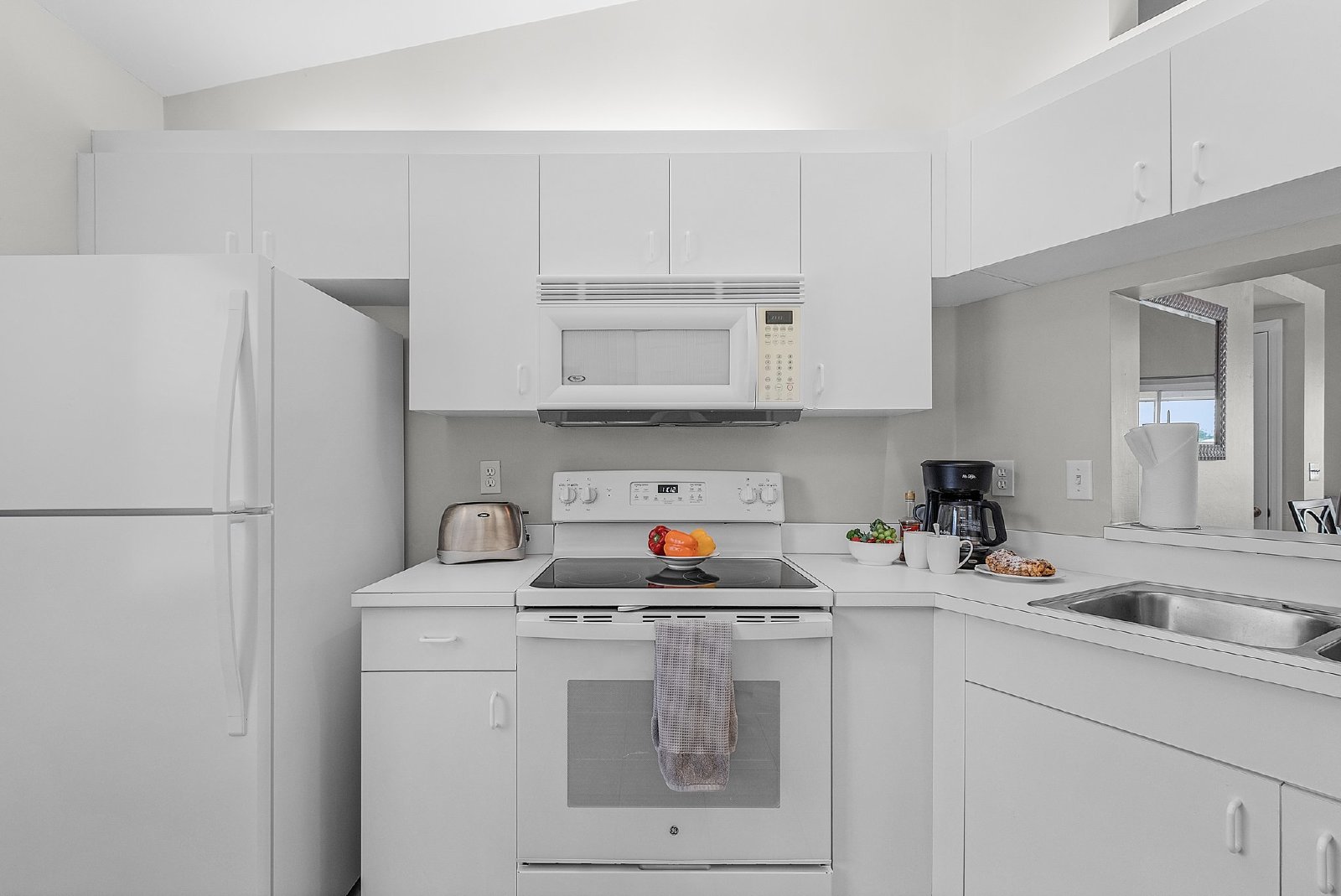 Gorgeous Lakeview Condo in Gateway property image