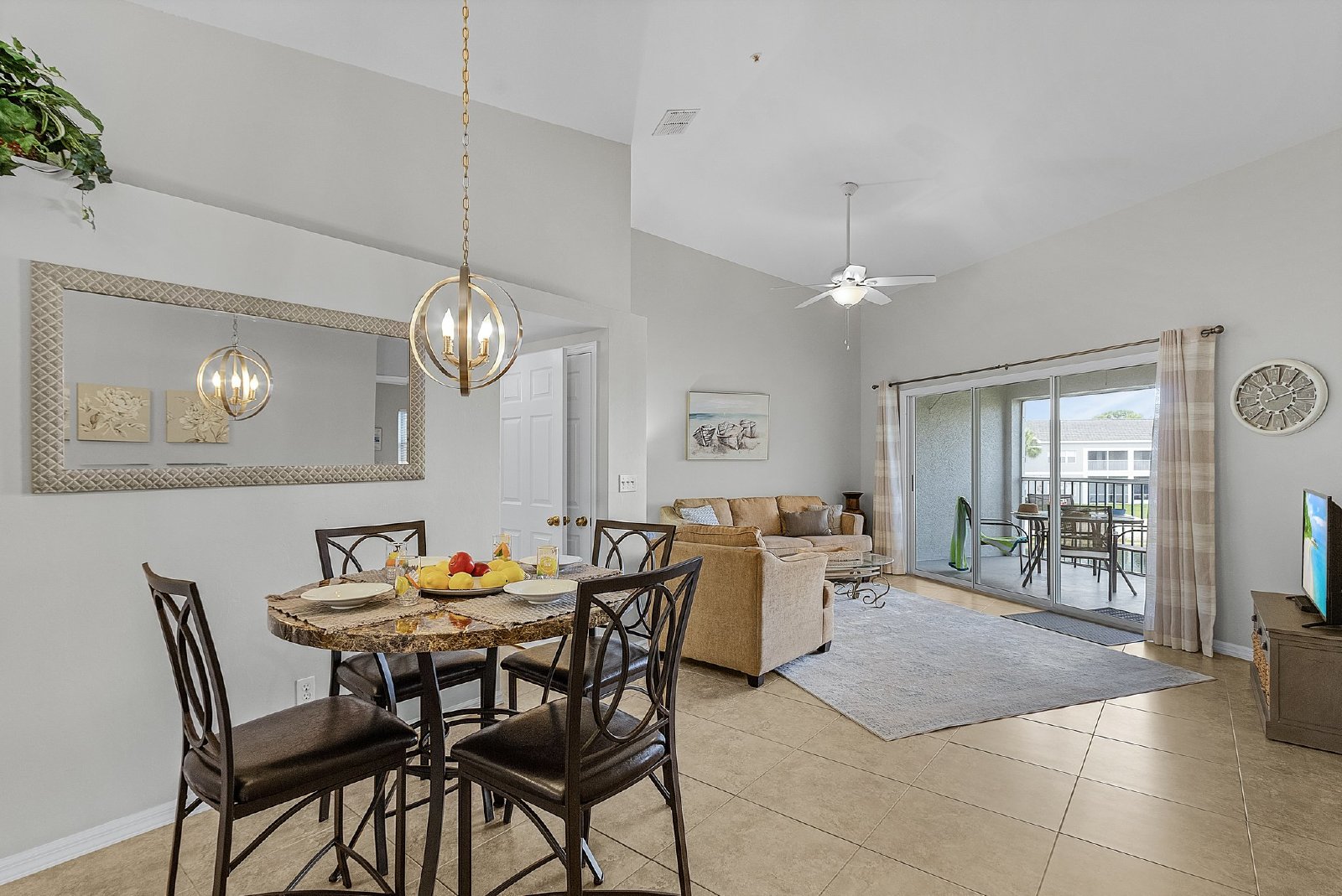 Gorgeous Lakeview Condo in Gateway property image