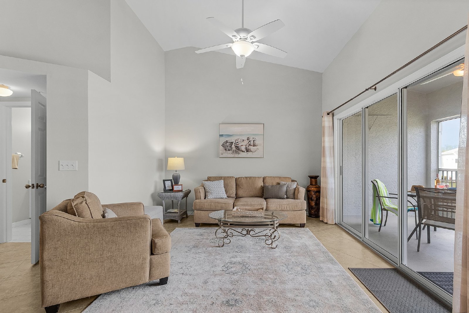 Gorgeous Lakeview Condo in Gateway property image