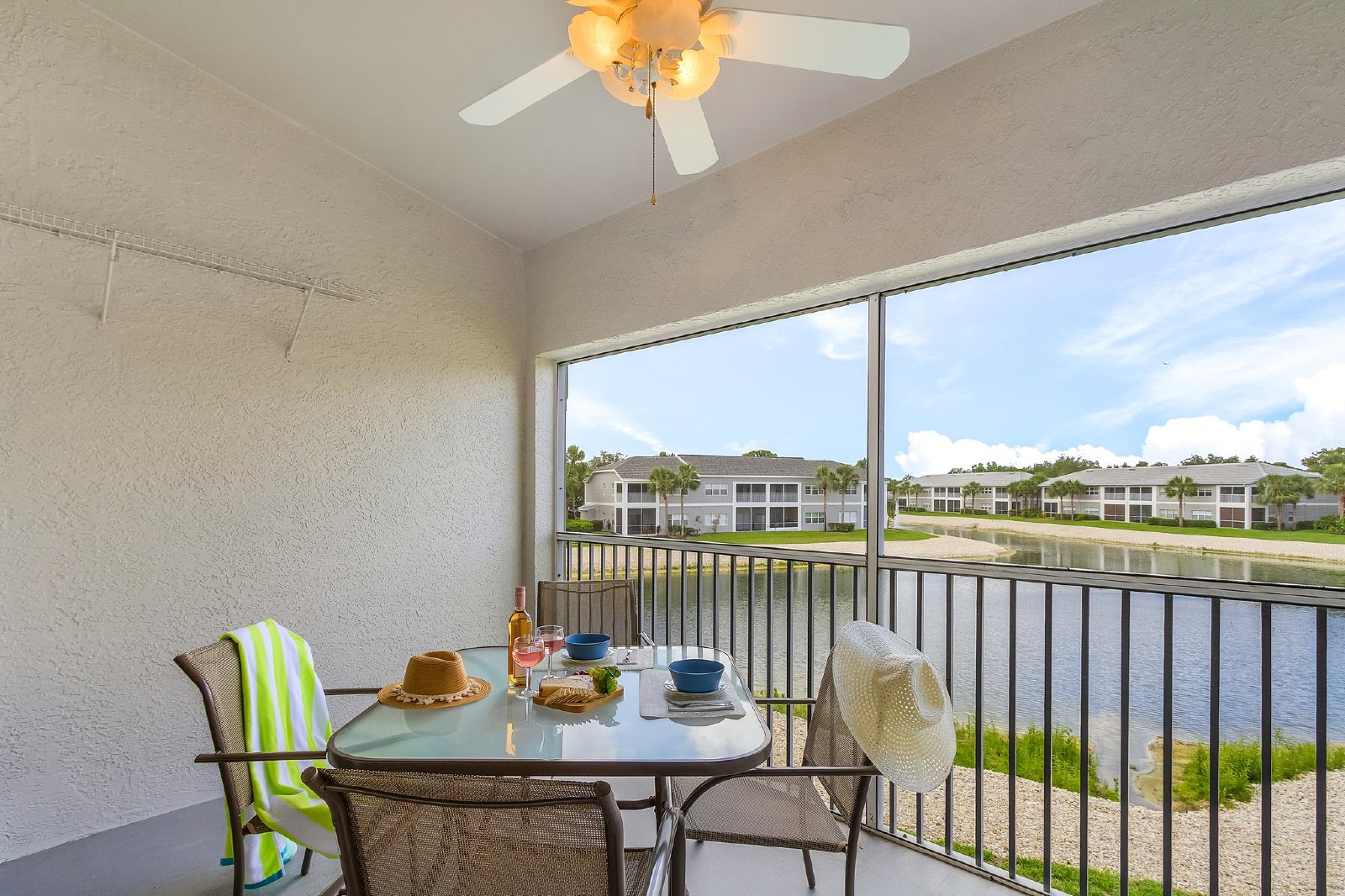 Gorgeous Lakeview Condo in Gateway property image