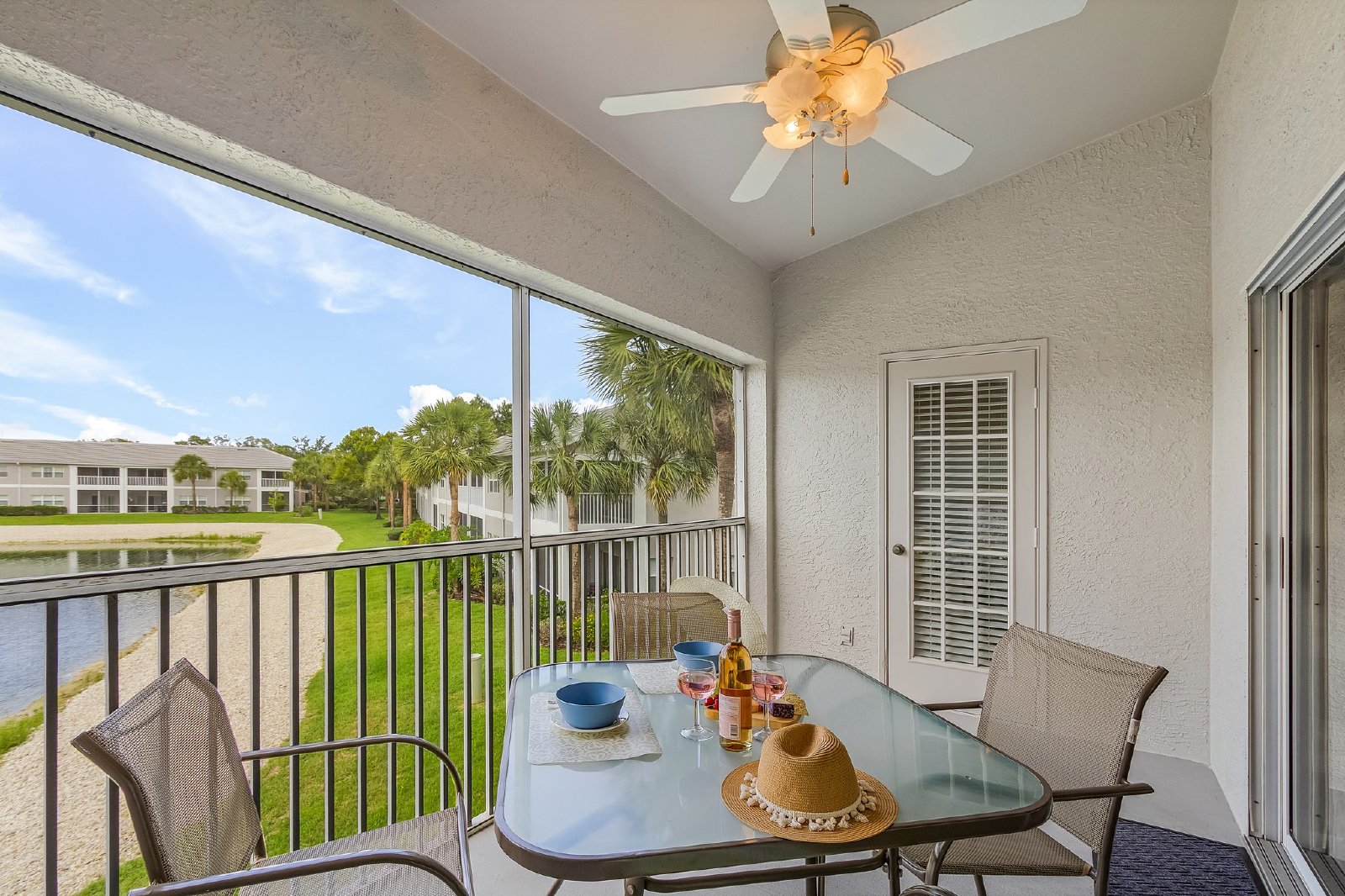 Gorgeous Lakeview Condo in Gateway property image