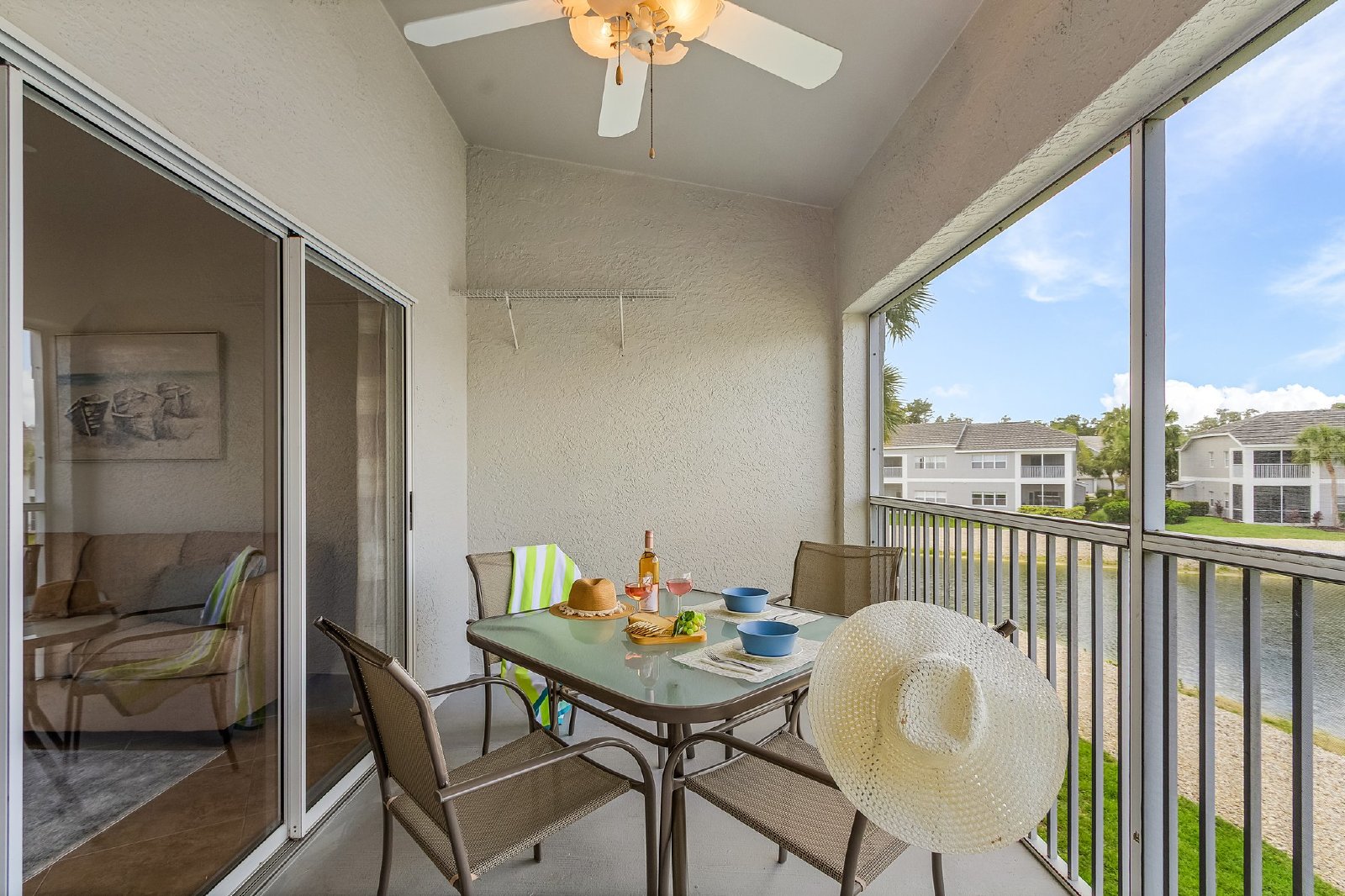 Gorgeous Lakeview Condo in Gateway property image