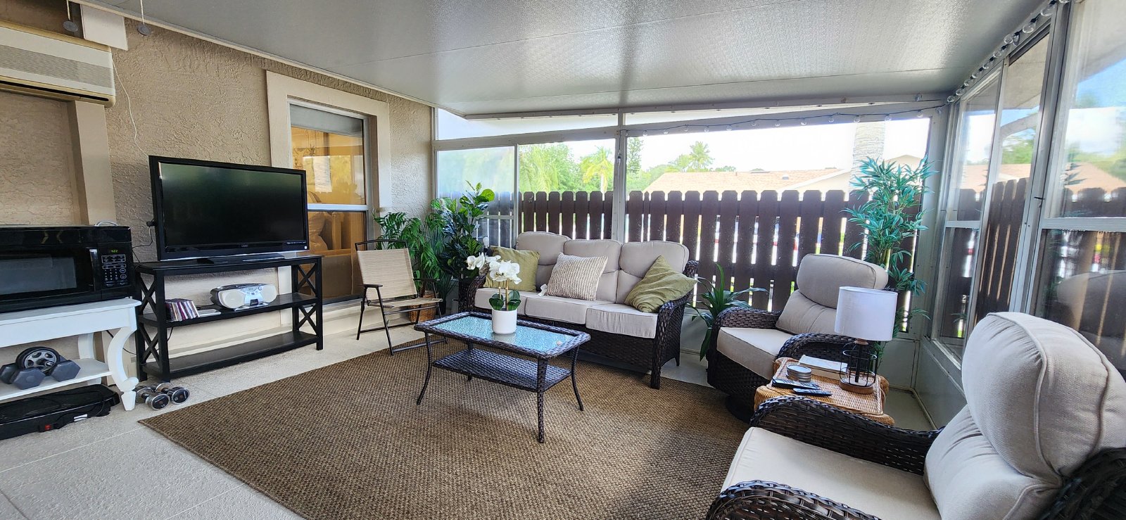 Seasonal ,fully furnished 2/2 property image