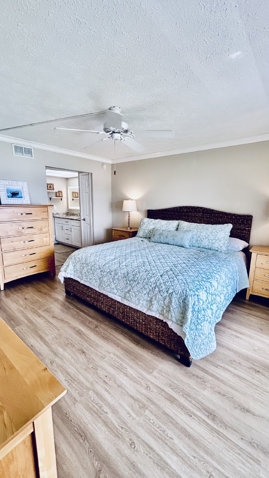 Beautiful Furnished 2/2 Waterview. property image