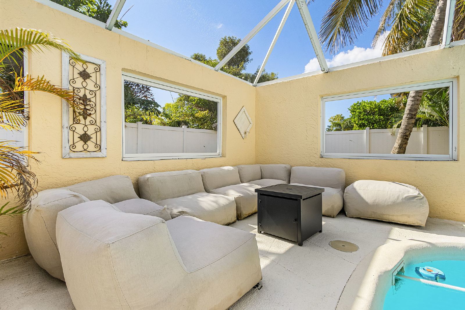 Short Term Cape Coral Pool Home for Rent property image