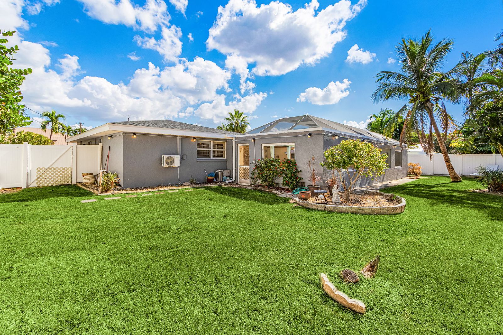 Short Term Cape Coral Pool Home for Rent property image