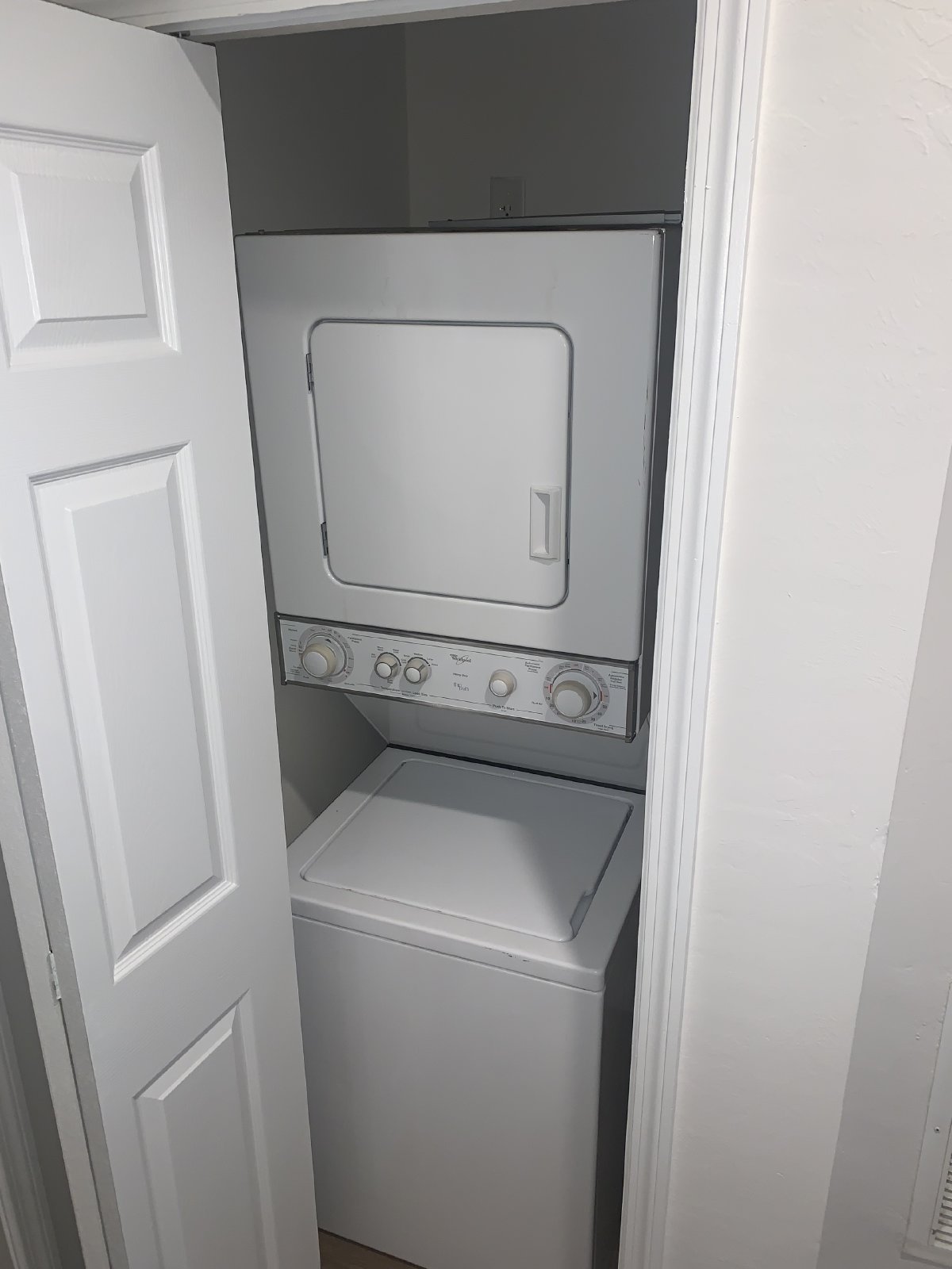 2/1 - FREE  first Month rent Special !! property image