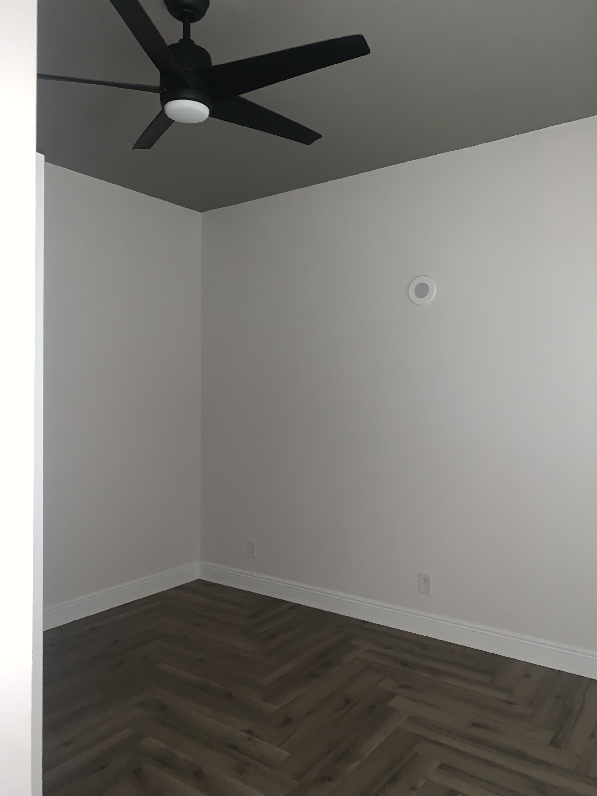 2/1 - FREE  first Month rent Special !! property image