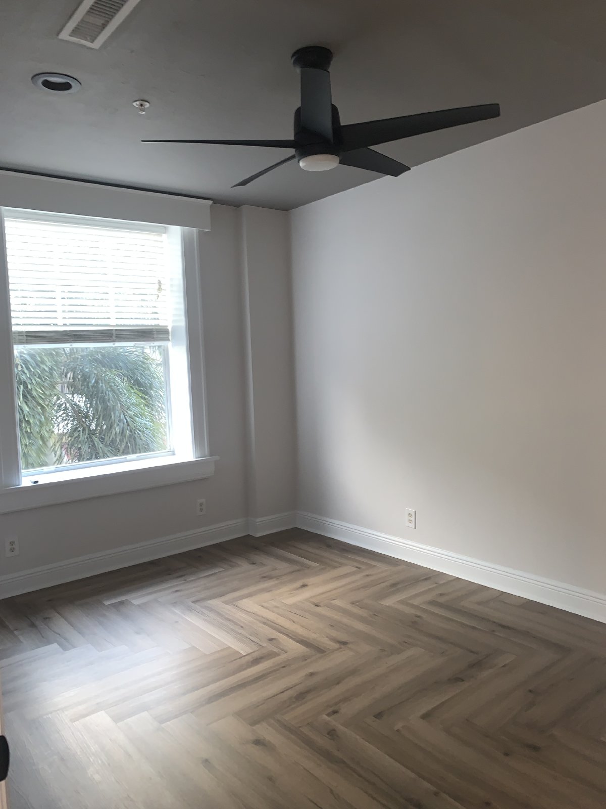 2/1 - FREE  first Month rent Special !! property image