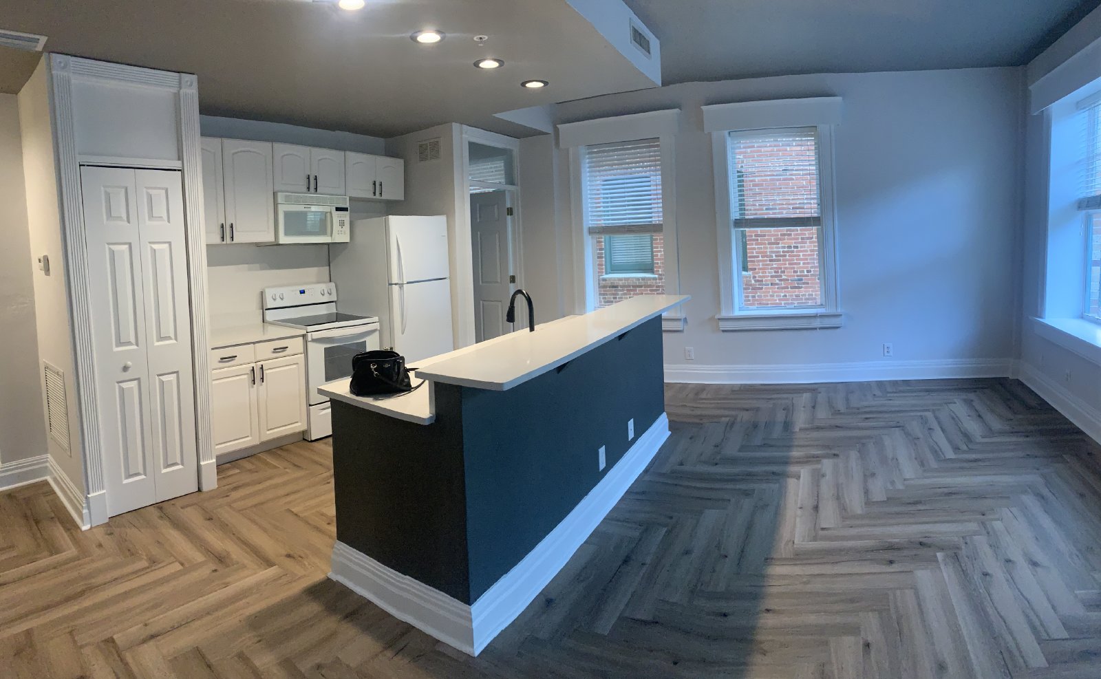 2/1 - FREE  first Month rent Special !! property image