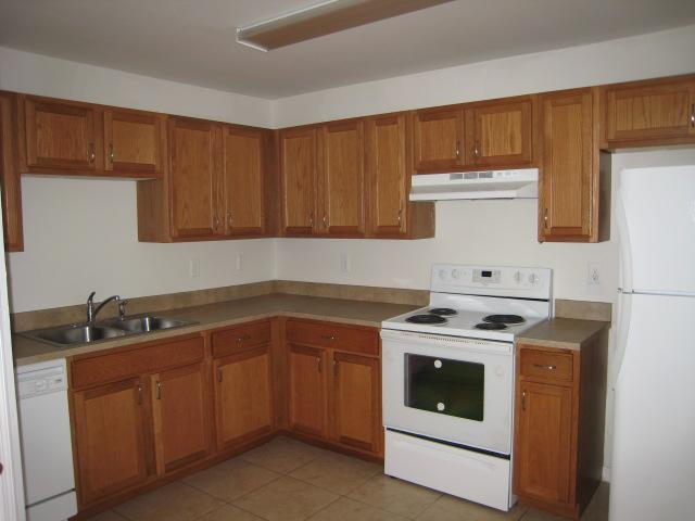 2 + DEN / 2 bath / 1-car garage - tile throughout property image