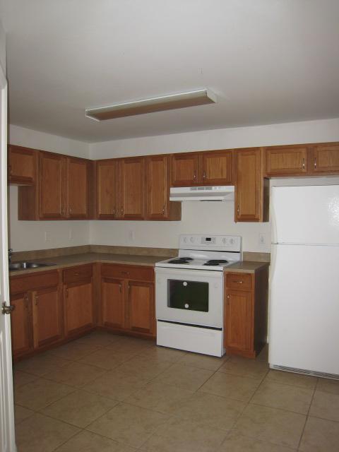 2 + DEN / 2 bath / 1-car garage - tile throughout property image