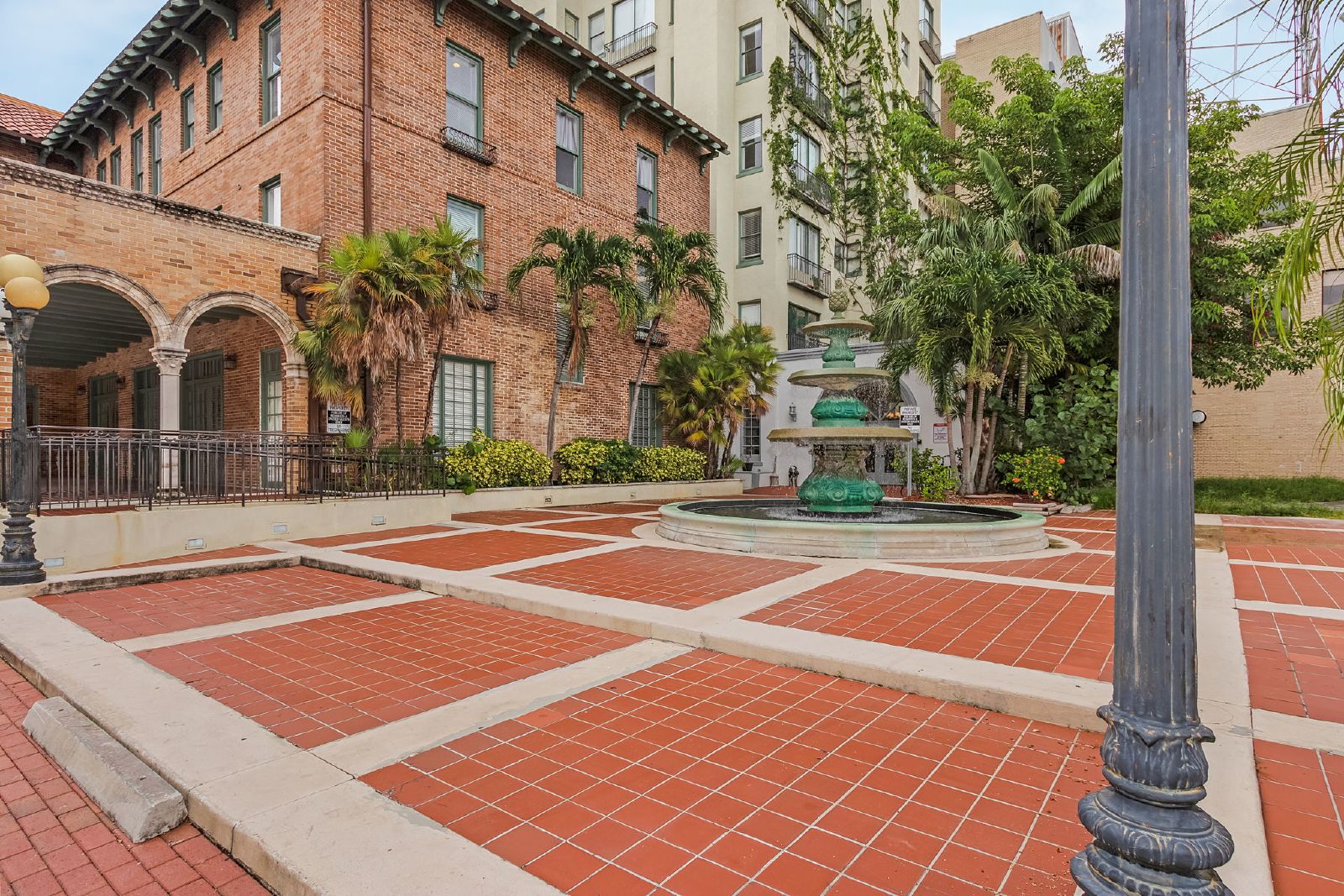 First month's rent FREE !!! property image