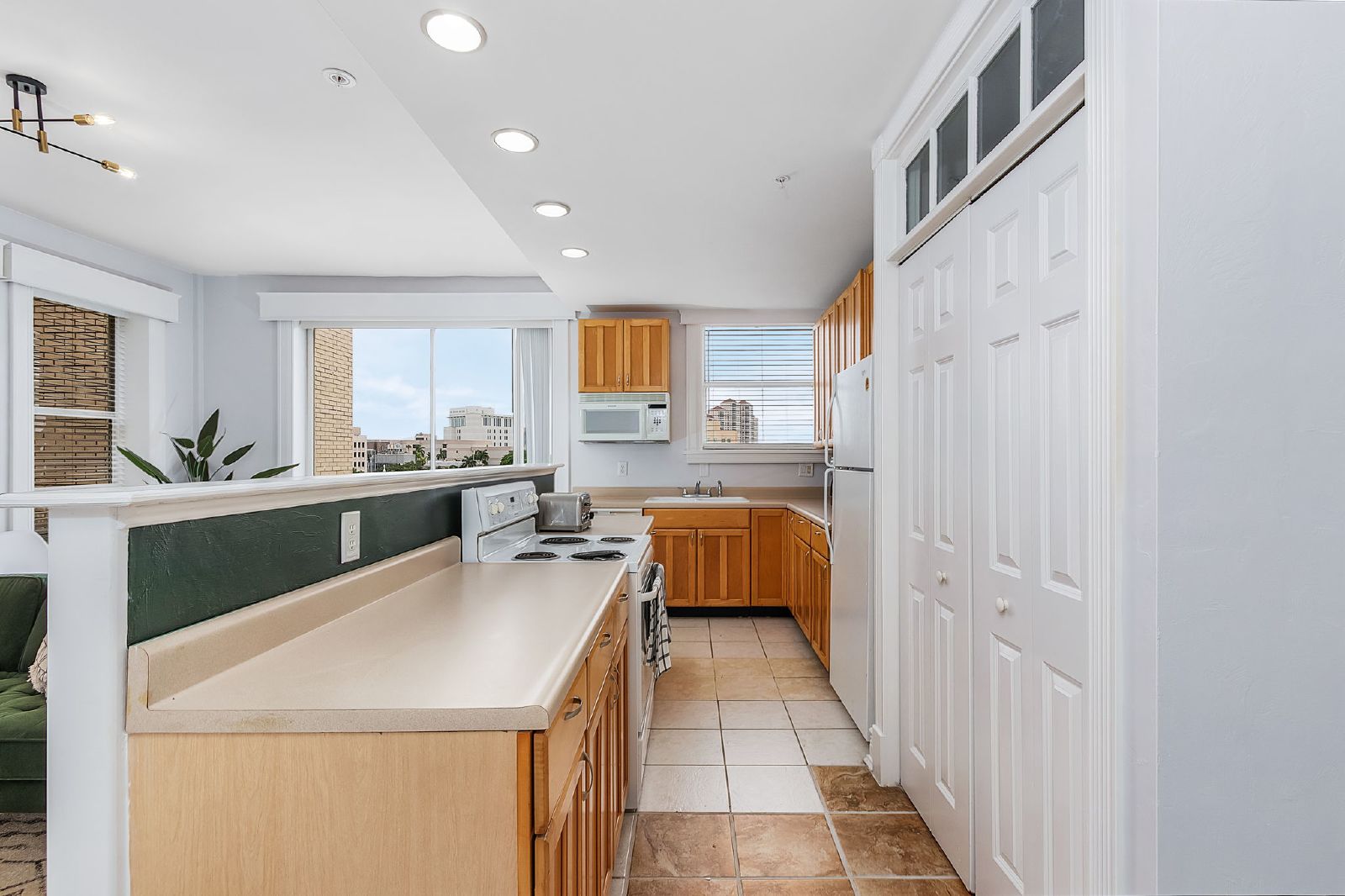 First month's rent FREE !!! property image