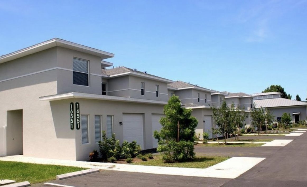 Half off first months rent! 2/2 in Coconut Shores property image