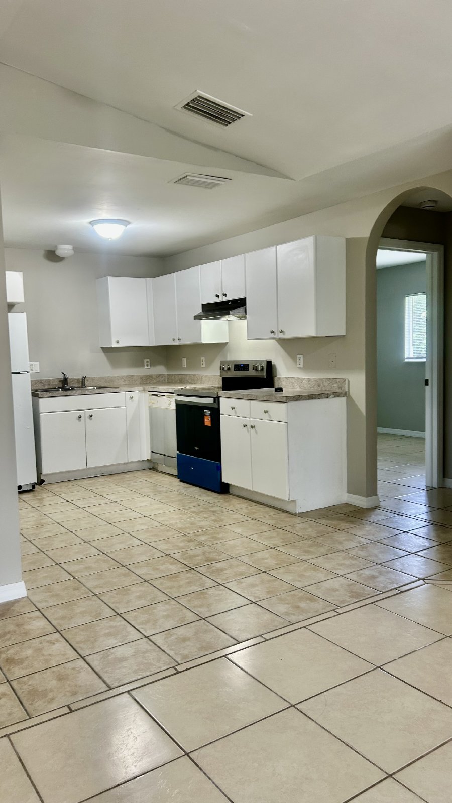 2/2 with Den Duplex property image